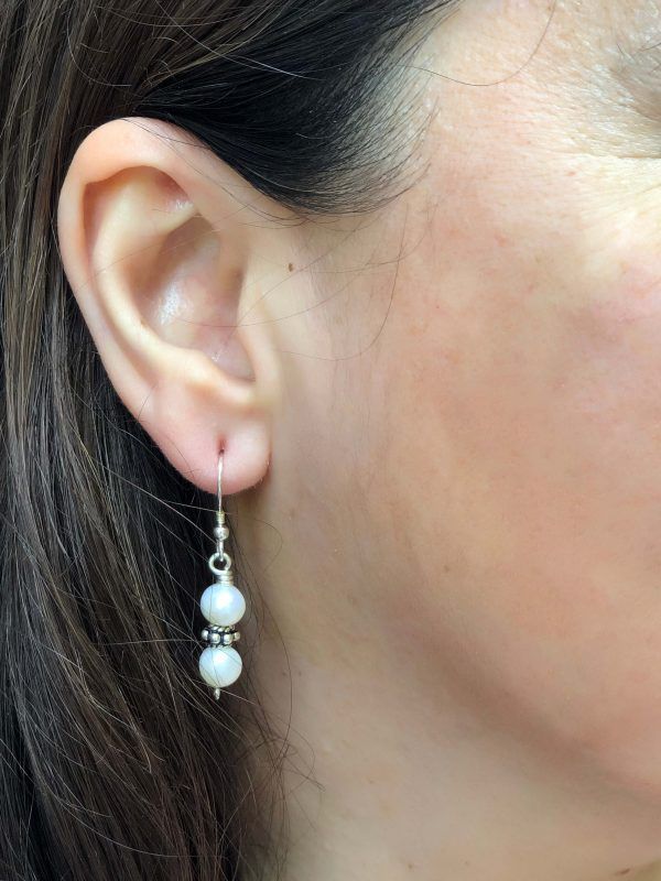 Pendientes de perla blanca y plata de ley